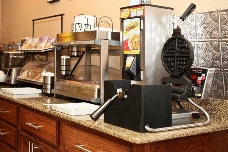 Best Western Delhi Inn Restaurant photo