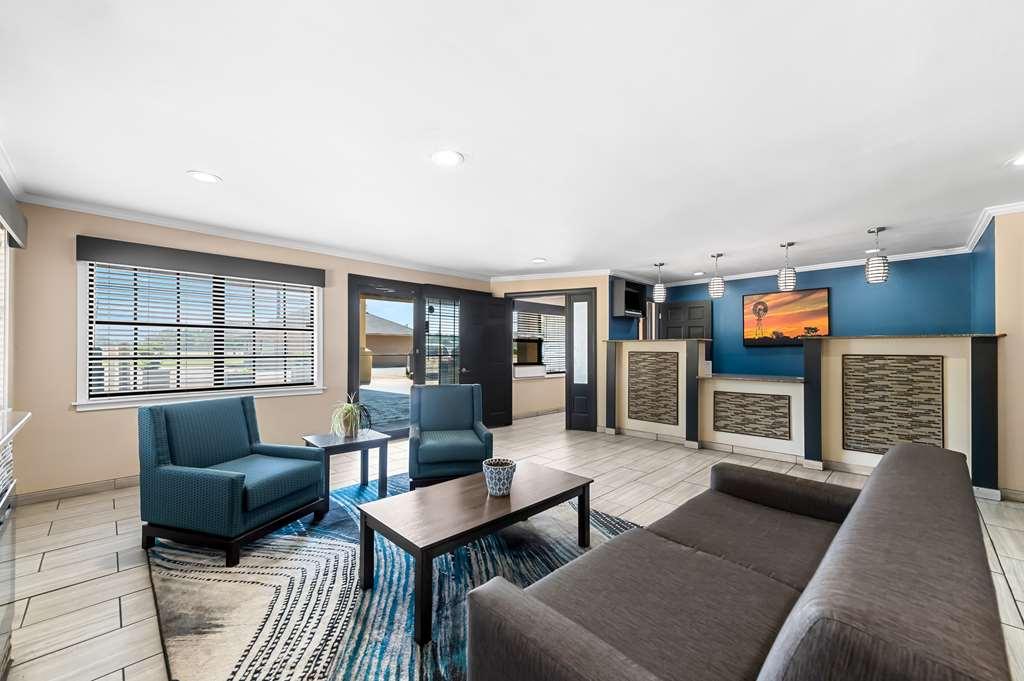 Best Western Delhi Inn Interior photo