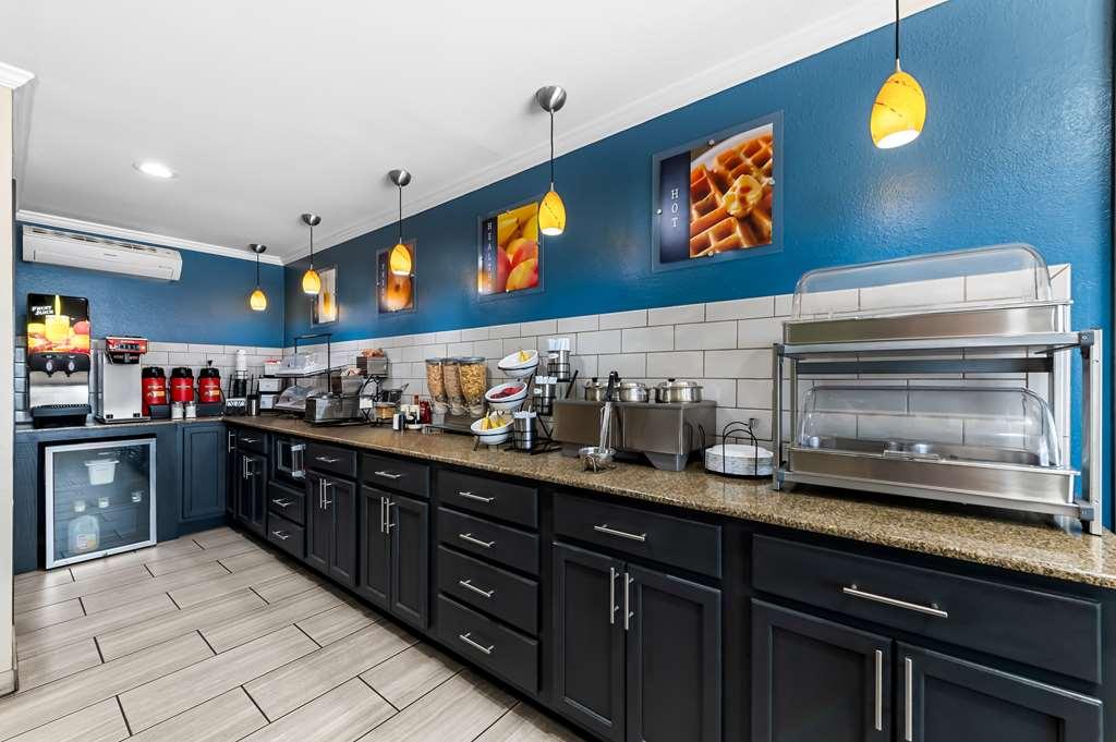Best Western Delhi Inn Restaurant photo