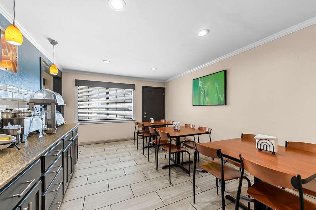 Best Western Delhi Inn Restaurant photo