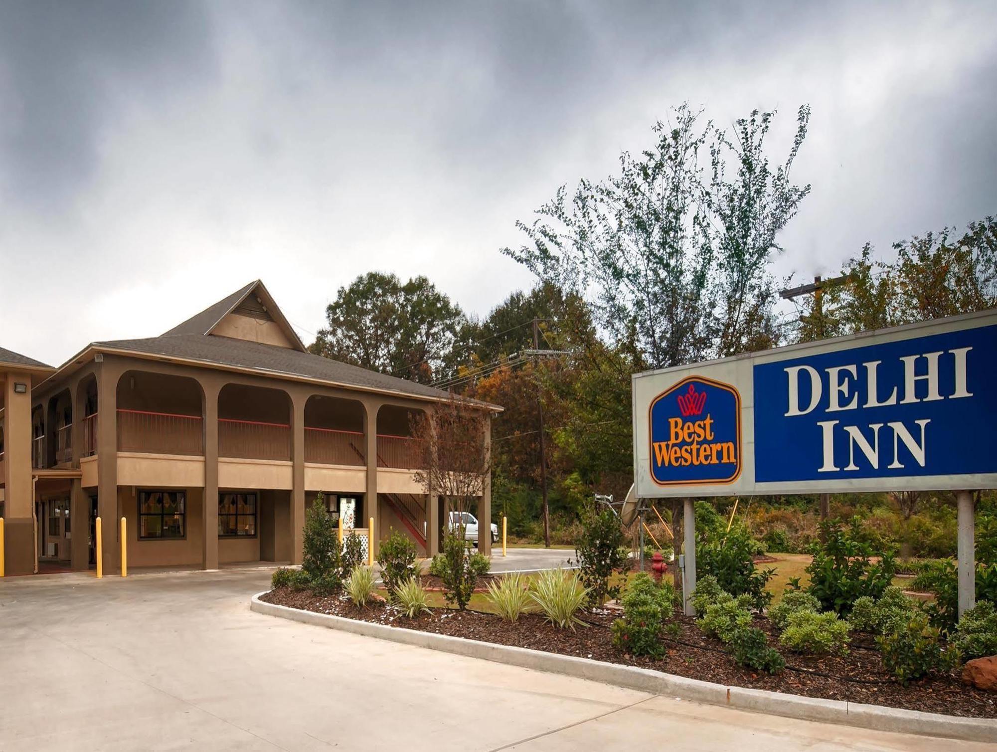 Best Western Delhi Inn Exterior photo